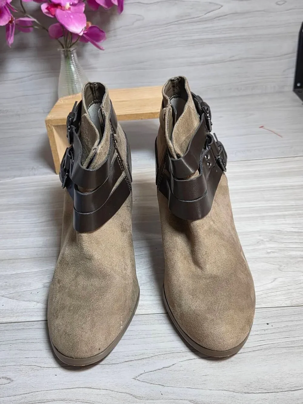 Carlos by Carlos Santana Hollie Buckle Ankle Booties Taupe Tan 9.5M